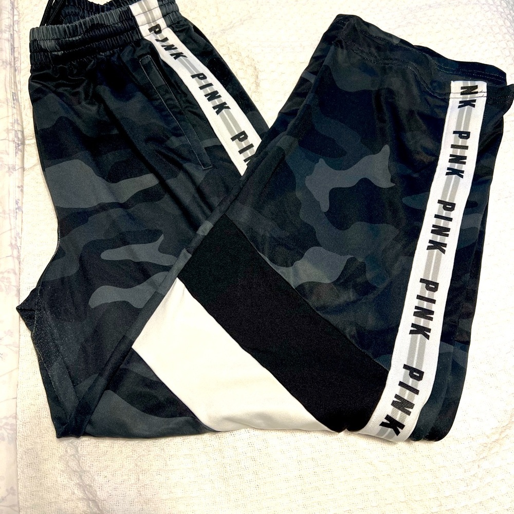 Victoria Secret PINK Wide Leg TRACK PANTS! Size LARGE. **PREOWNED**